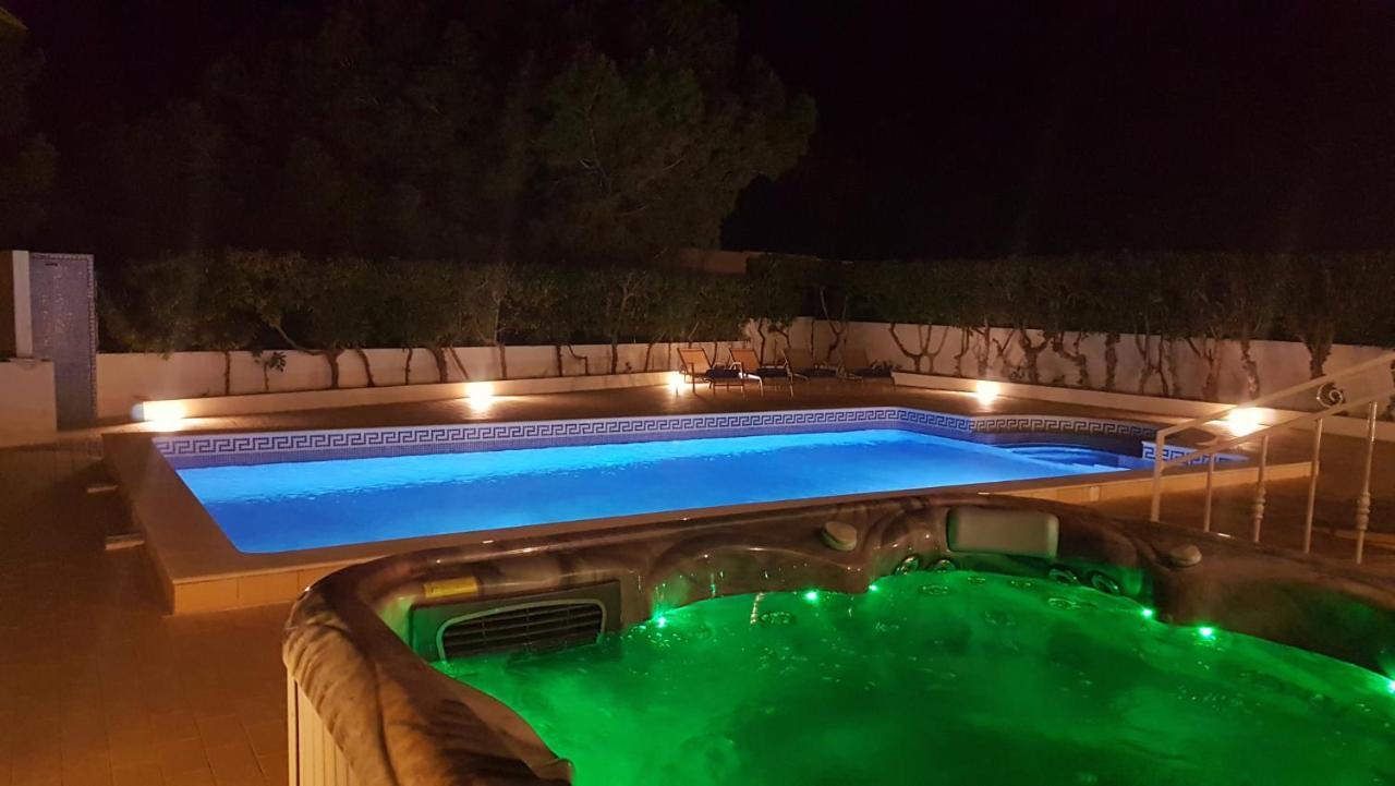 Sunset Villa By Laranjal Rentals Olhos de Agua  Exterior photo